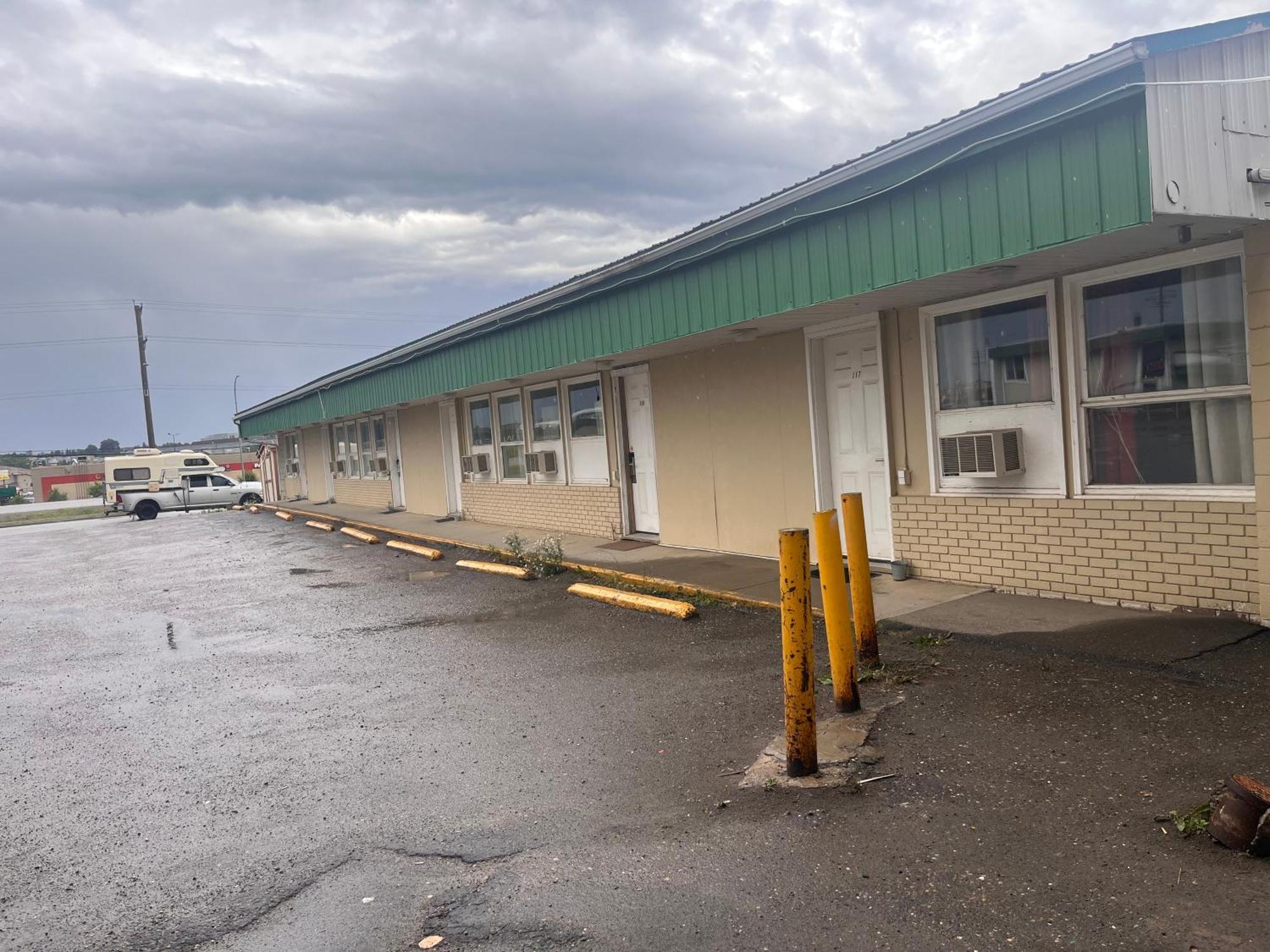 Caravan Motel Fort St. John Exterior foto